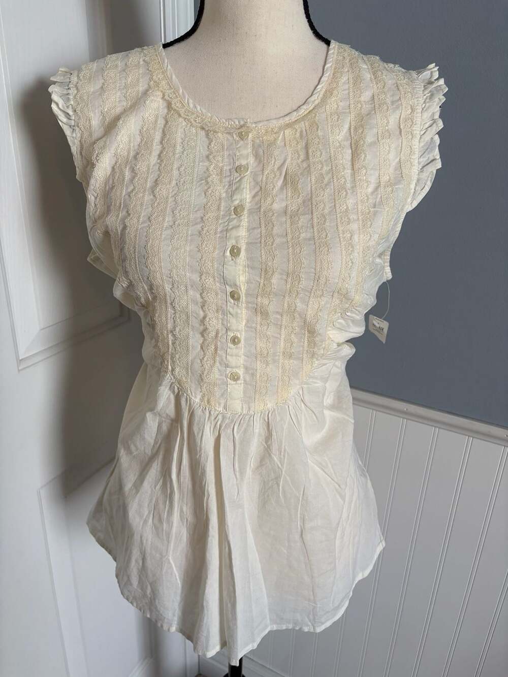 a.n.a A New Approach Ivory Sleeveless Lace Victorian Blouse with Tie Back